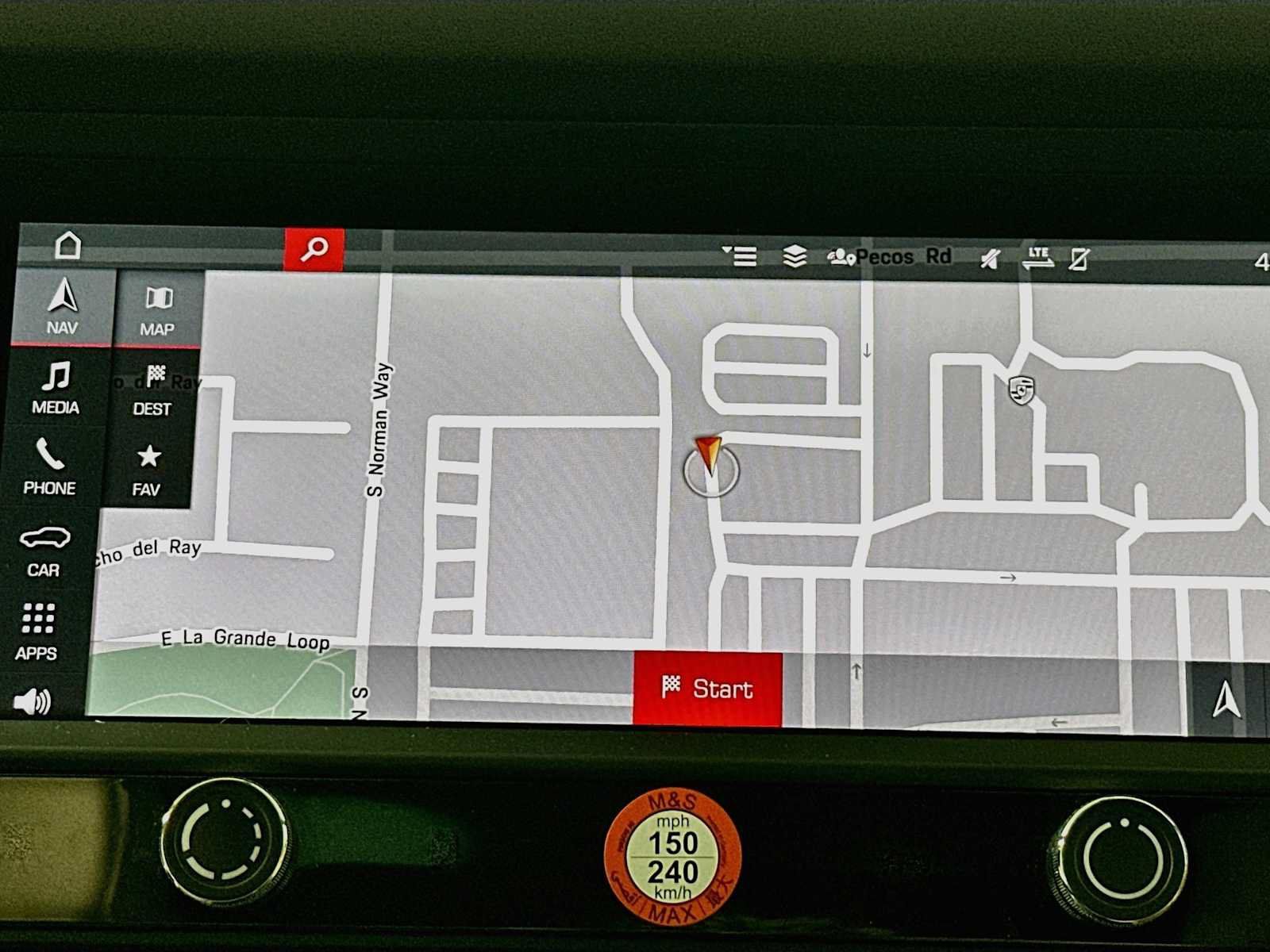 Certified 2026 Porsche Macan AWD/4WD image 18