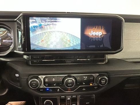 Used 2024 Jeep Wrangler Unlimited Sahara AWD/4WD image 23