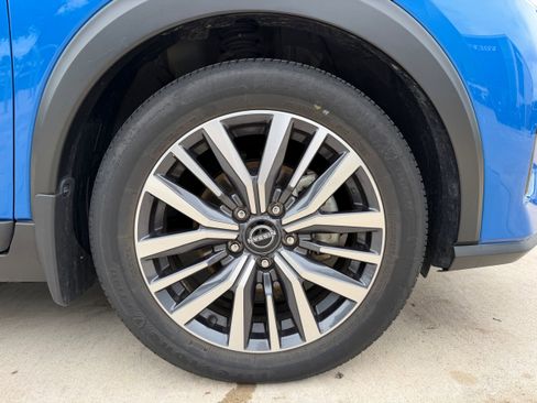 Used 2024 Nissan Kicks SV FWD image 9