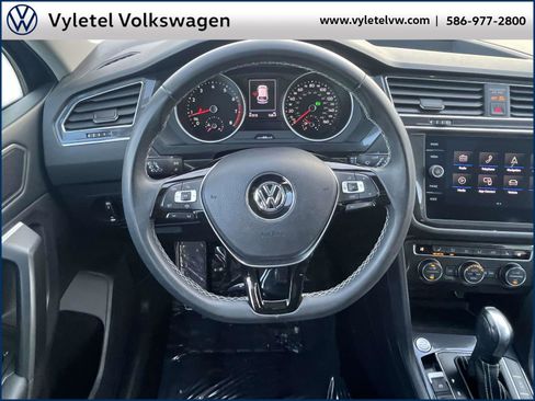 Certified 2021 Volkswagen Tiguan SE w/ Panoramic Sunroof Package image 15