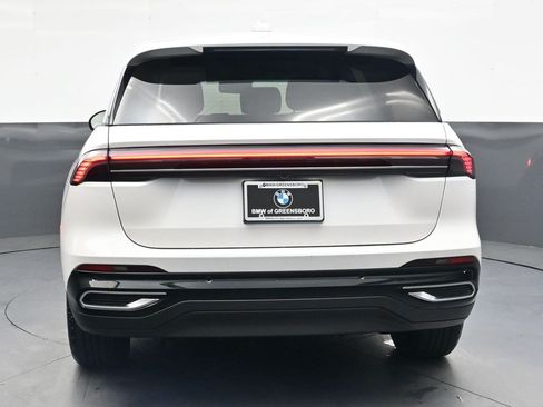 Used 2024 Lincoln Nautilus Premier AWD/4WD image 5