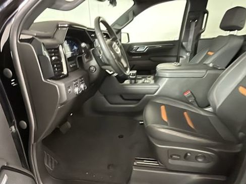 Used 2024 GMC Sierra 1500 AT4 w/ Technology Package AWD/4WD image 11