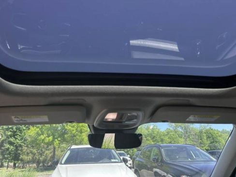 Used 2024 Volvo XC40 B5 Plus w/ Climate Package AWD/4WD image 18