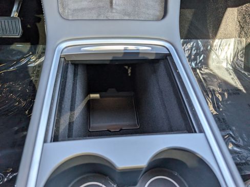Used 2023 Tesla Model Y Long Range AWD/4WD image 25