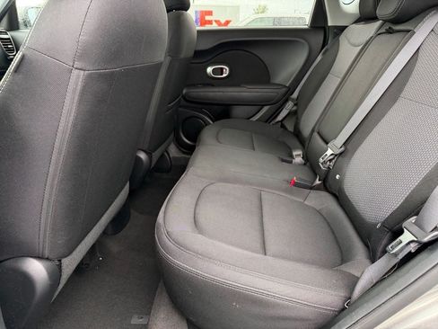 Used 2018 Kia Soul + FWD image 33