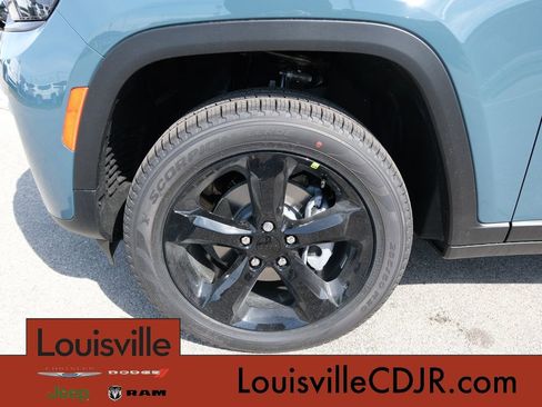 New 2026 Jeep Grand Cherokee Limited AWD/4WD image 13