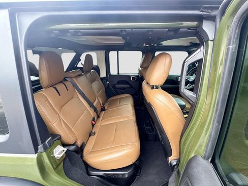 Used 2023 Jeep Wrangler Unlimited Rubicon 4xe AWD/4WD image 32
