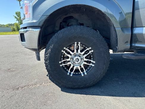 Used 2018 Ford F150 XLT w/ Equipment Group 302A Luxury AWD/4WD image 25