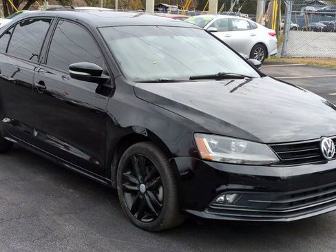Used 2018 Volkswagen Jetta Sport image 2