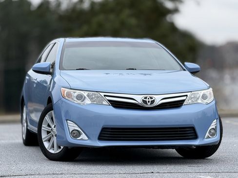 Used 2014 Toyota Camry XLE image 3