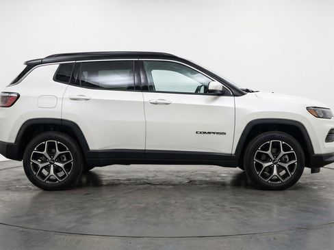 Used 2025 Jeep Compass Limited AWD/4WD image 11