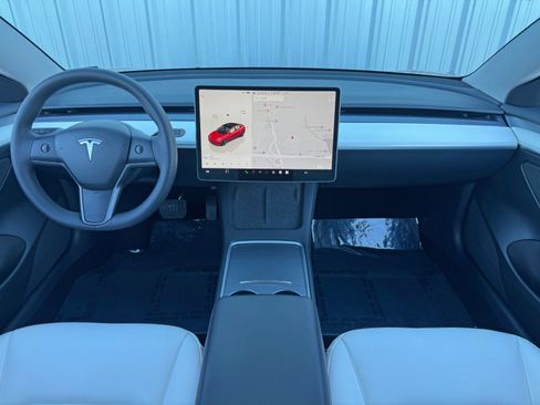 Used 2022 Tesla Model 3 image 13