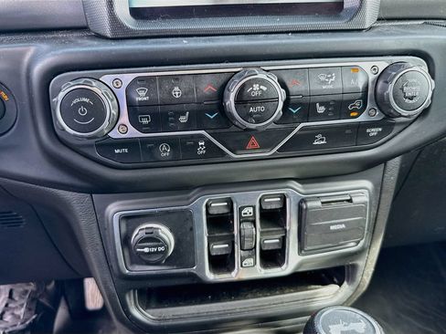 Used 2023 Jeep Wrangler Unlimited Sport w/ Sun And Sound Package AWD/4WD image 18