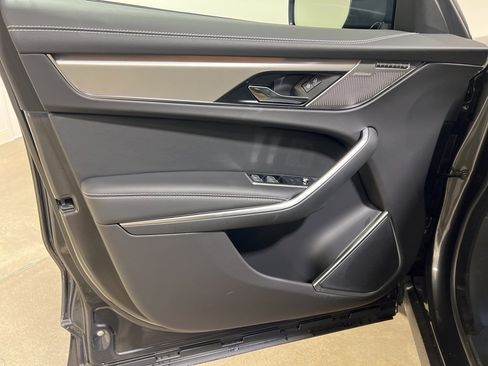 New 2025 Jaguar F-PACE R-Dynamic S image 9