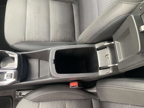 Used 2025 Chevrolet Trax LT image 47