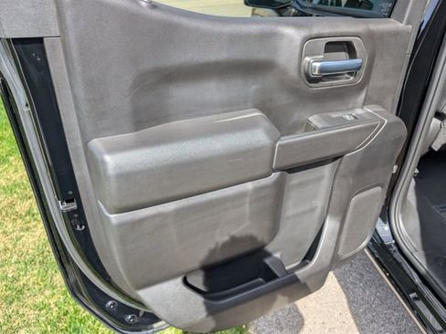 Used 2023 Chevrolet Silverado 1500 Custom image 11