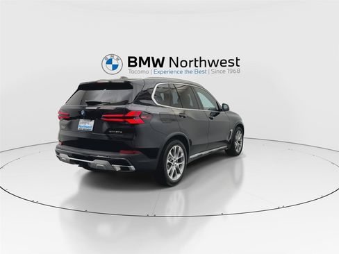 Used 2026 BMW X5 xDrive50e w/ Climate Comfort Package image 2
