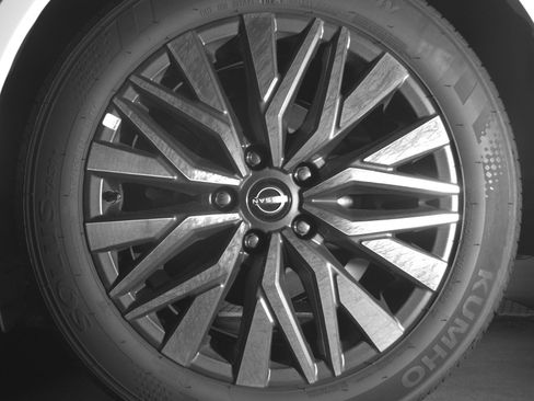 Used 2025 Nissan Altima 2.5 SV FWD image 14