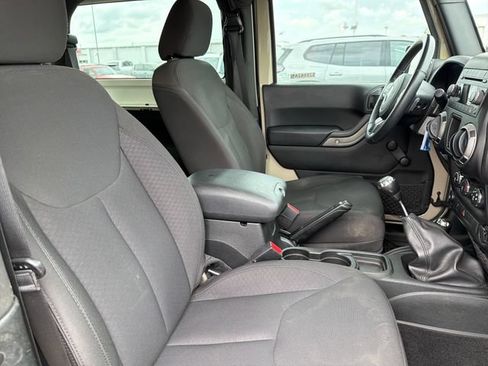 Used 2018 Jeep Wrangler Sport w/ Connectivity Group AWD/4WD image 22