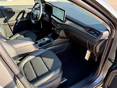 New 2026 Ford Escape SE FWD image 17