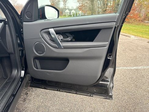 Used 2025 Land Rover Discovery Sport S image 17