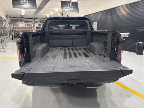 Certified 2025 GMC Sierra EV Denali image 38