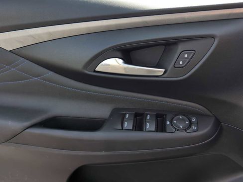 Used 2024 Buick Envista Sport Touring w/ Convenience I Package FWD image 23