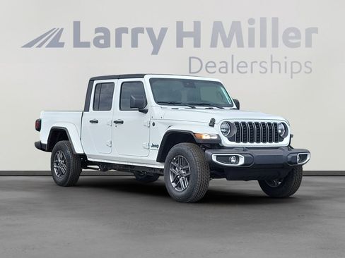 New 2025 Jeep Gladiator Sport image 7
