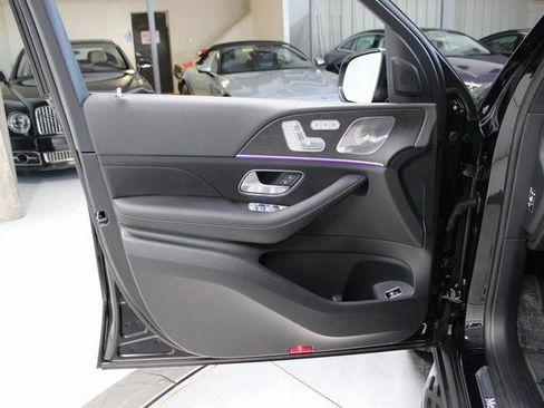 Used 2025 Mercedes-Benz GLS 450 4MATIC image 42