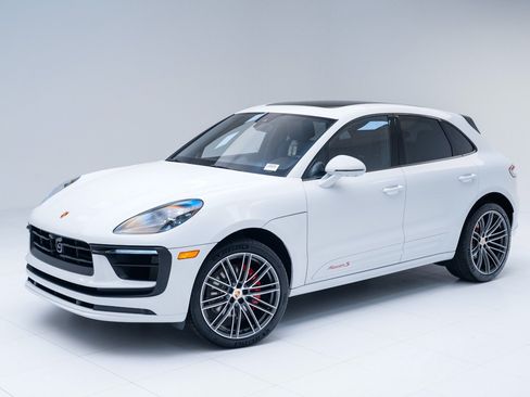Certified 2026 Porsche Macan S AWD/4WD image 1