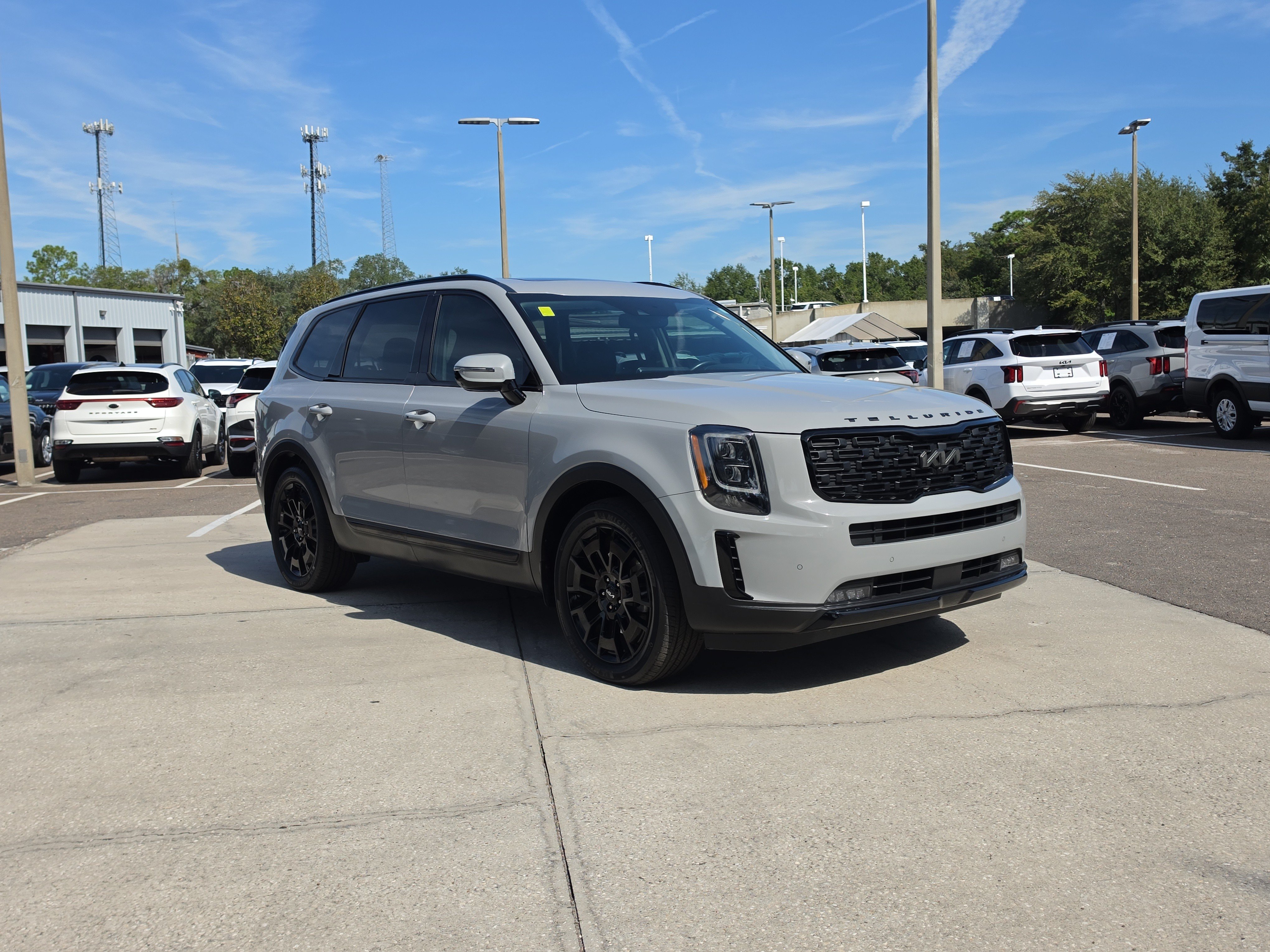 Certified 2022 Kia Telluride SX w/ SX Prestige Package AWD/4WD image 2