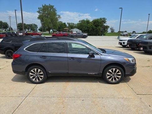Used 2016 Subaru Outback 2.5i Limited AWD/4WD image 9