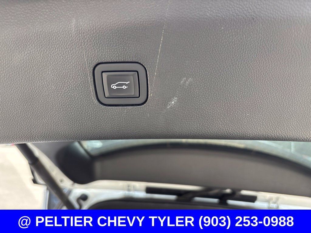 Used 2024 Buick Enclave Essence w/ Technology Package FWD image 21