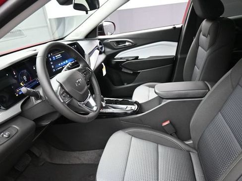 New 2026 Chevrolet Trax LT w/ Driver Confidence Package FWD image 8