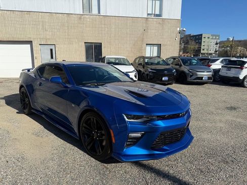 Used 2018 Chevrolet Camaro SS RWD image 8