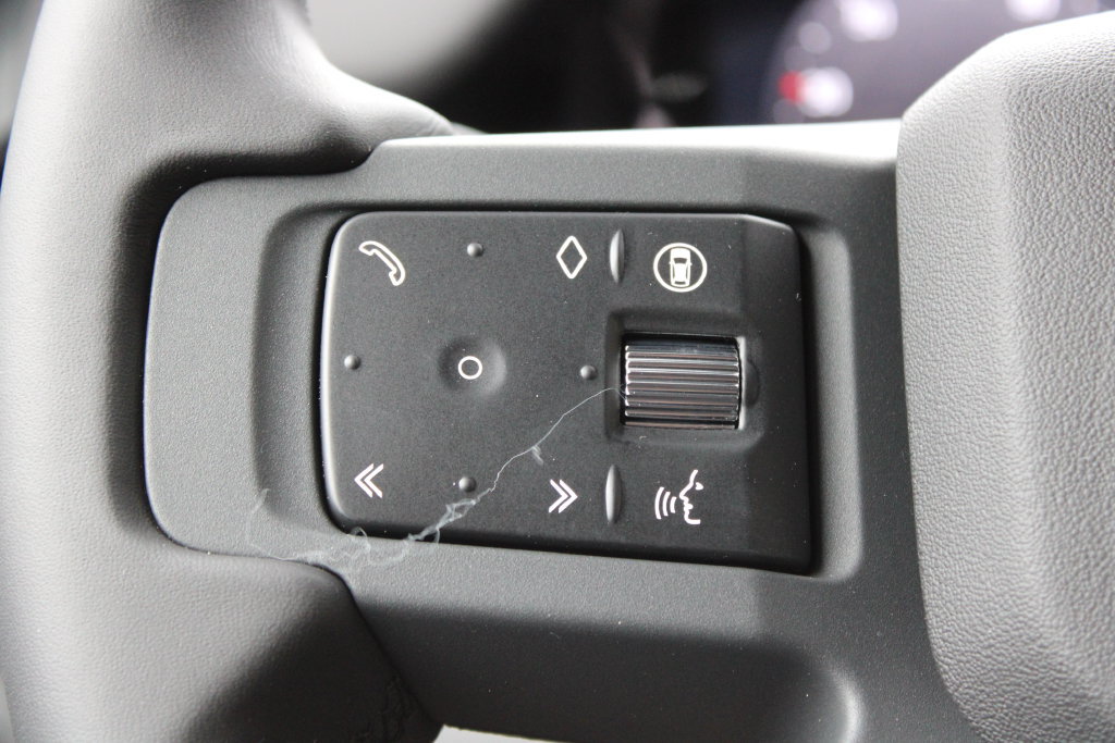New 2026 Land Rover Defender 110 X-Dynamic SE AWD/4WD image 15