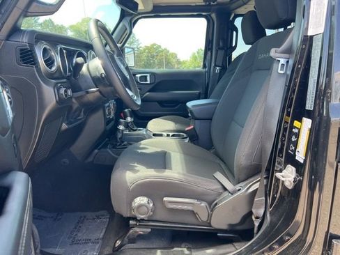 Used 2023 Jeep Wrangler Sahara image 9