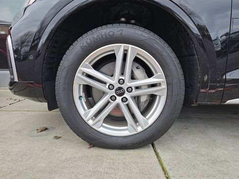 Used 2024 Audi Q5 e Prestige w/ Prestige Package image 2