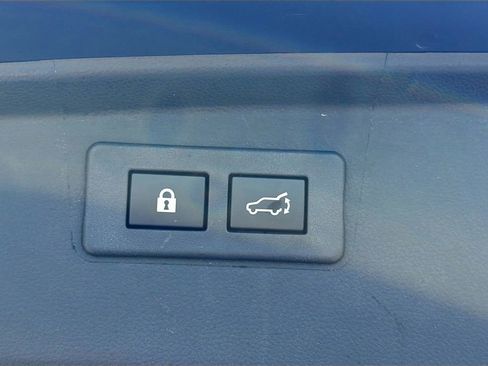 Used 2025 Subaru Outback Touring XT AWD/4WD image 15