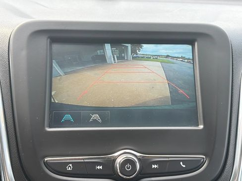 Certified 2018 Chevrolet Equinox LT FWD image 19