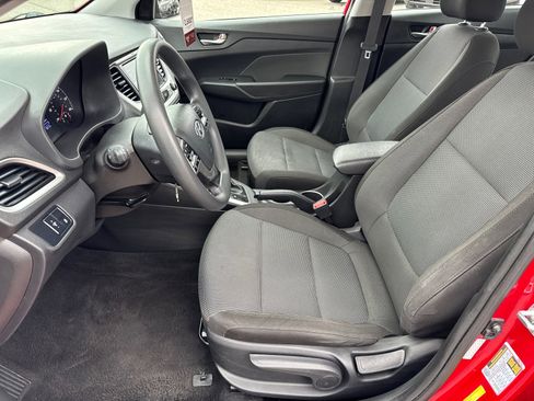 Used 2022 Hyundai Accent SEL image 9