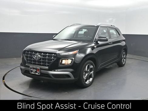 Used 2022 Hyundai Venue SEL FWD image 1