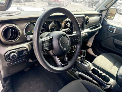 Used 2023 Jeep Wrangler Unlimited w/ 8.4" Radio Group image 10