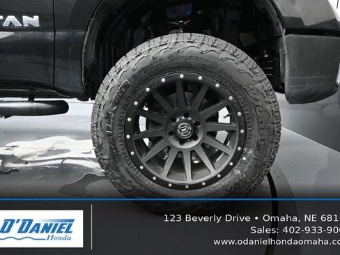 Used 2017 Nissan Titan S AWD/4WD image 42