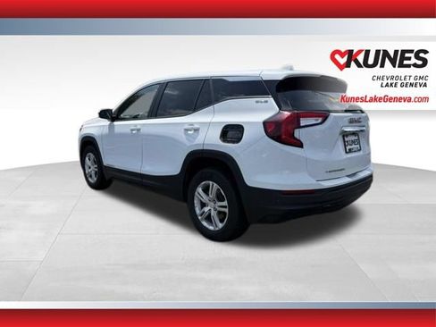 Used 2024 GMC Terrain SLE FWD image 4