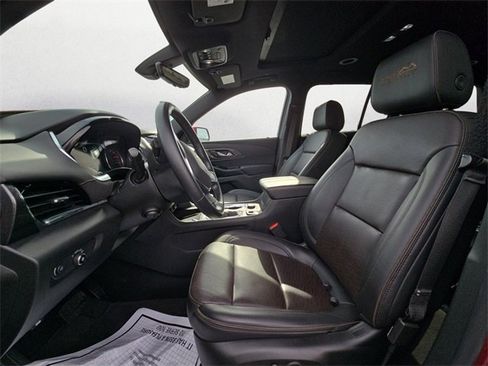 Used 2023 Chevrolet Traverse High Country image 9