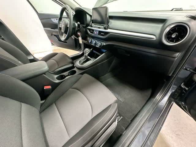 Used 2023 Kia Forte LXS w/ LXS Technology Package FWD image 19