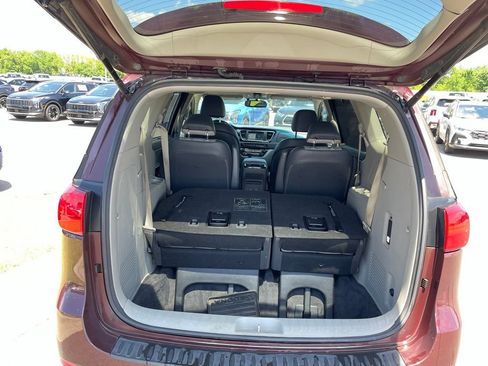 Used 2018 Kia Sedona SX FWD image 9