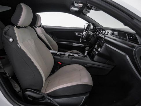 Used 2021 Ford Mustang Coupe image 32