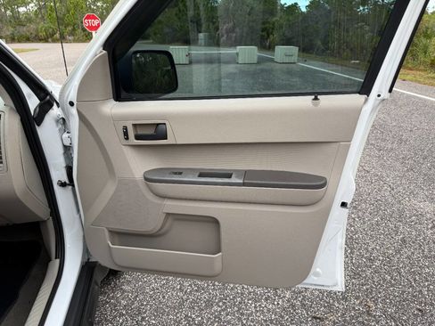 Used 2011 Ford Escape XLS w/ 101A Rapid Spec Order Code image 13